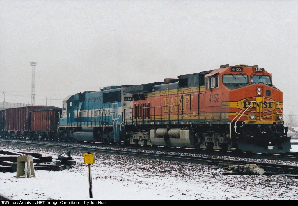 BNSF 4152 East